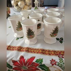 VTG Pfaltzgraff Christmas Heritage set of 8 pedestal Mugs. EUC $79